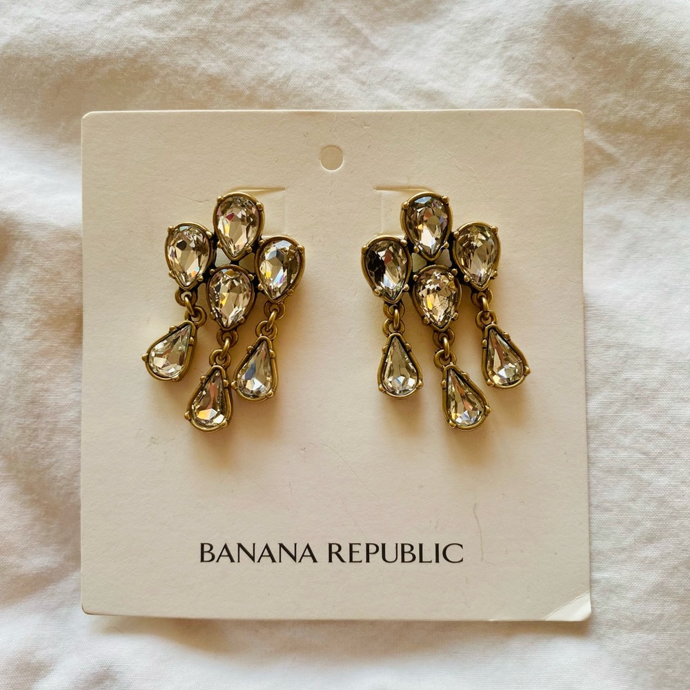 NWT Banana Republic Elegant Chandelier Clear Crystal Earrings